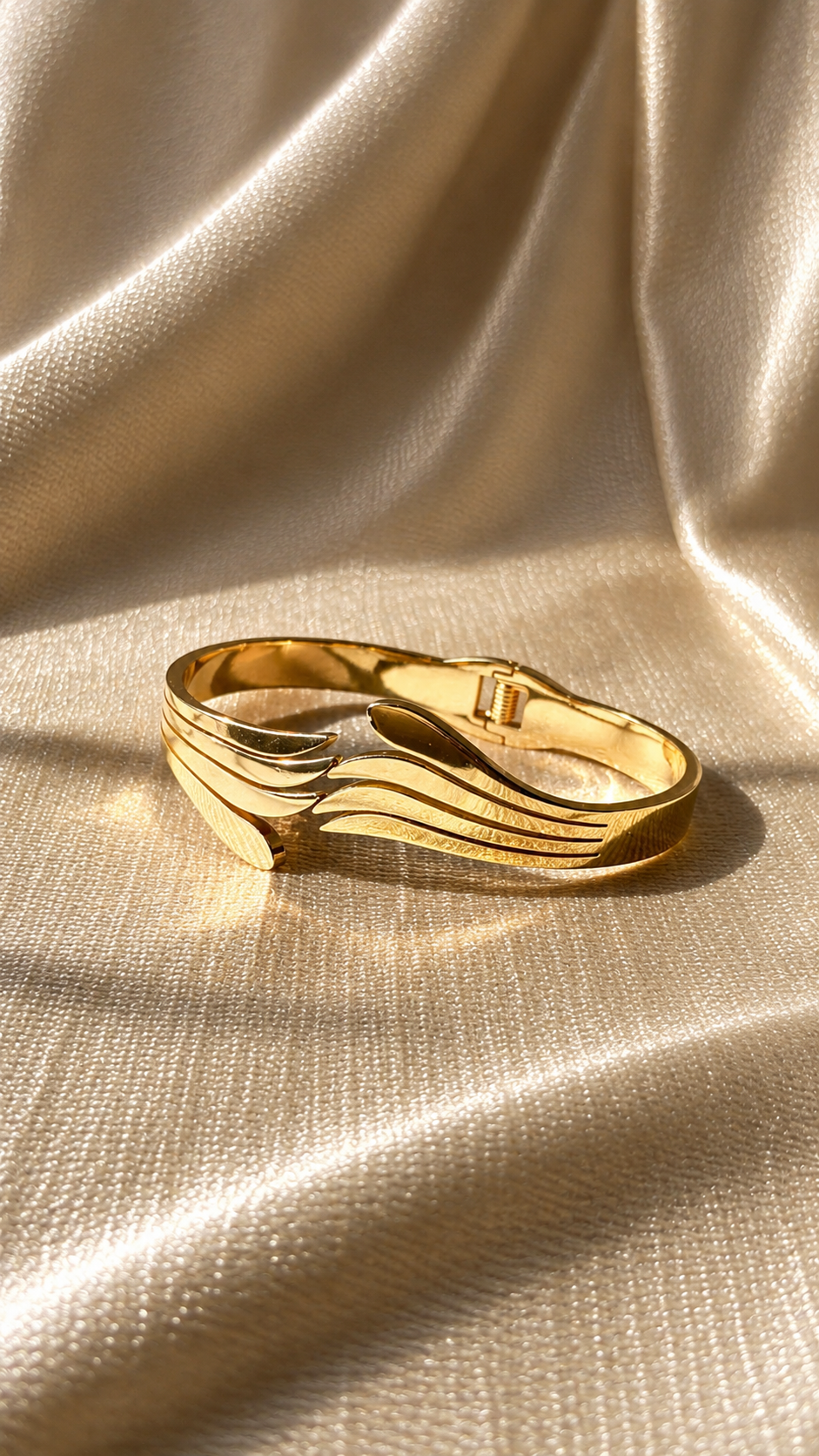Gold Wave Cuff Bracelet for Women | Luxury Minimalist Jewelry | Jewel Minimals