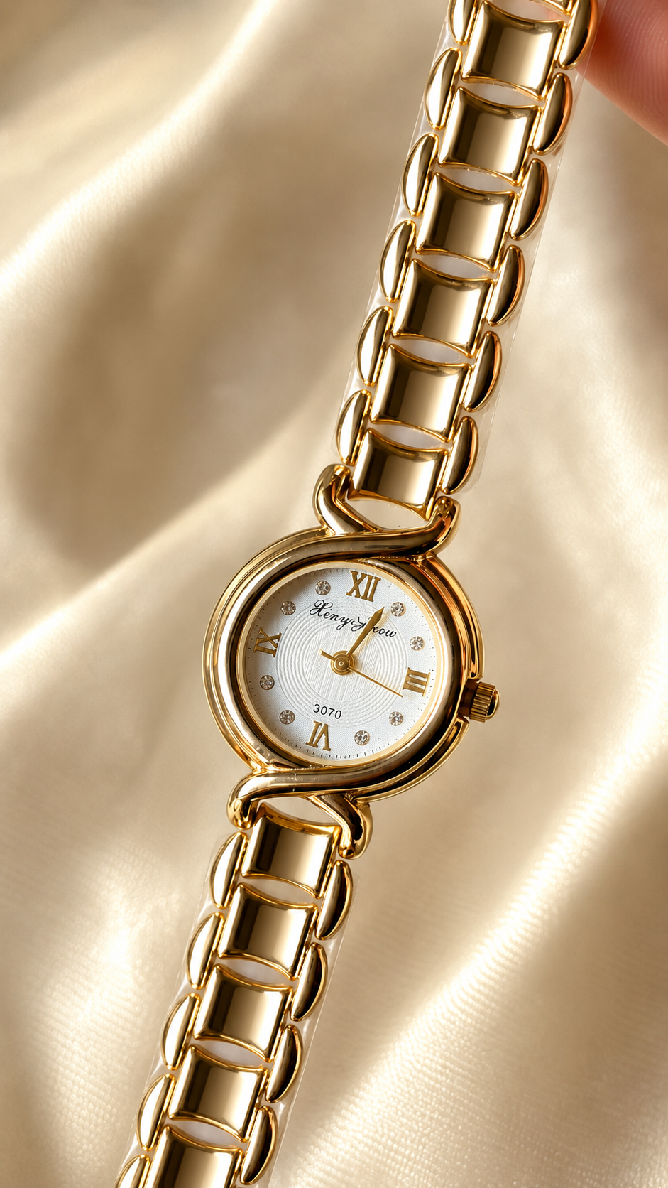 Luxe Gold Oval Link Watch – Elegant Dainty Wristwatch with Crystal Dial